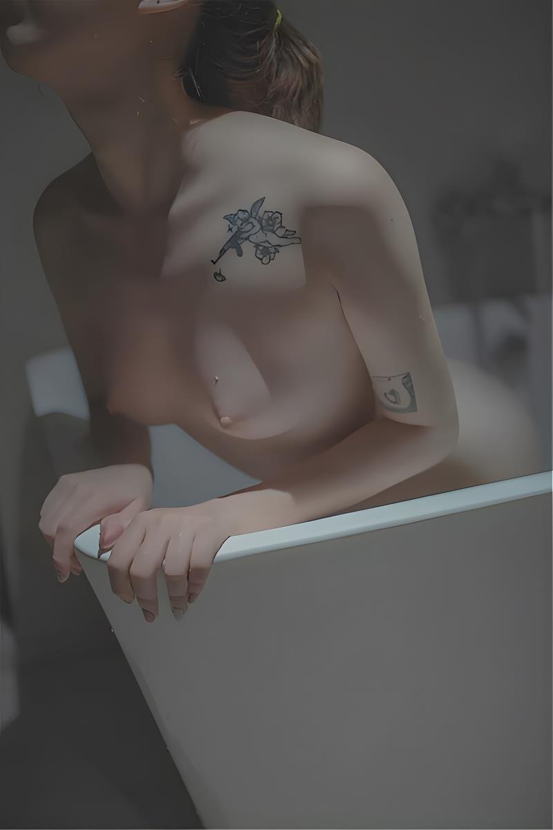 nakedwomenjpg.com_shower_NO.13_linda kozlowski nude
