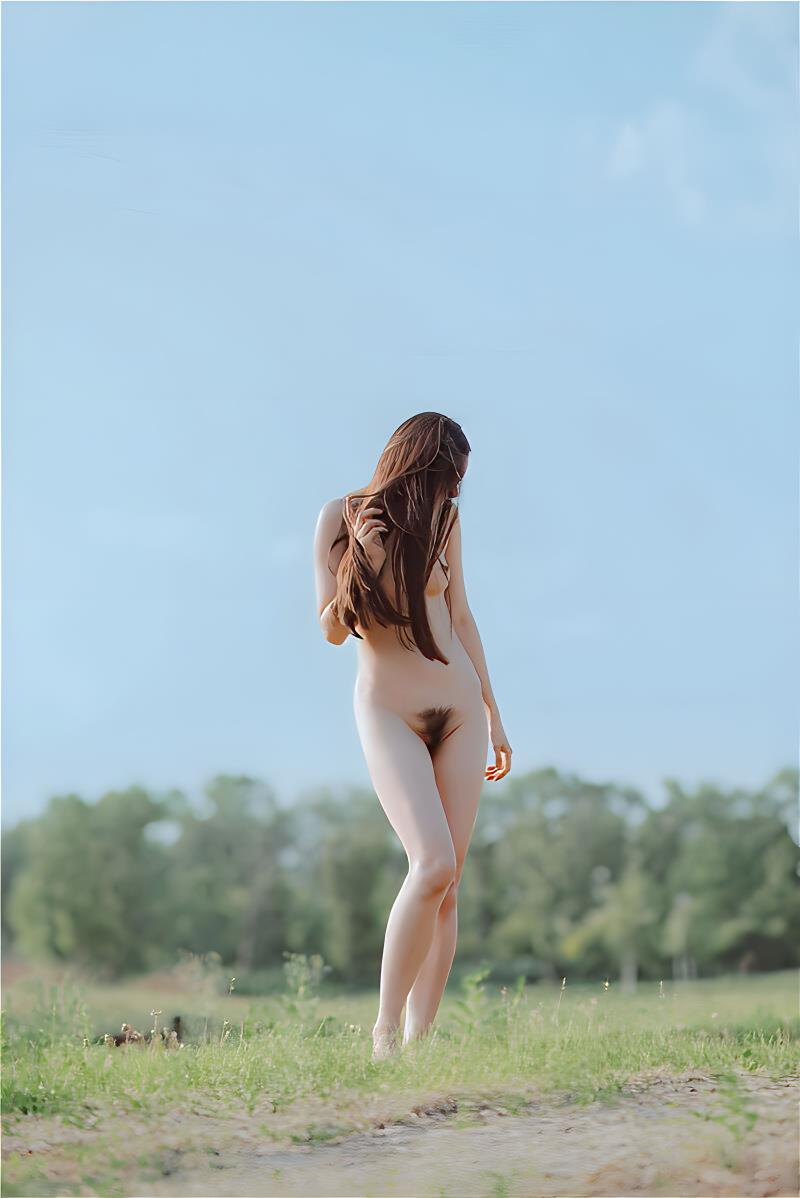 nakedwomenjpg.com_outdoor_NO.51_lorraine bracco nude